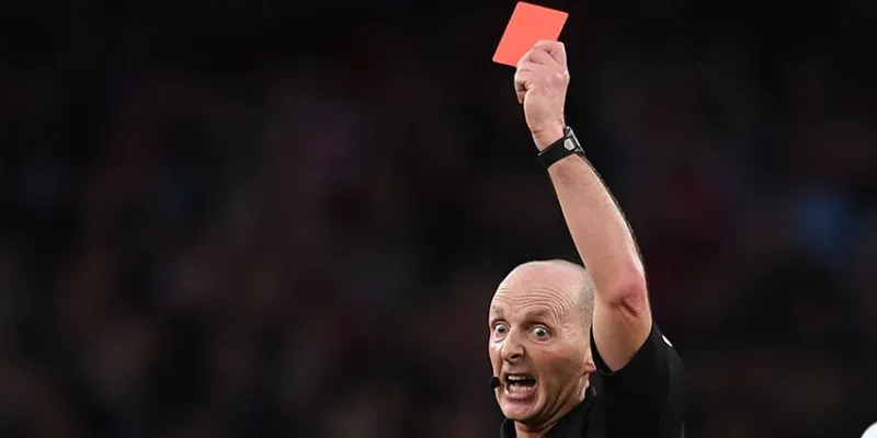 Giải thích án treo giò là gì?