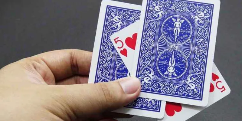 Cách nhận biết lá bài từ mặt sau một cách chính xác