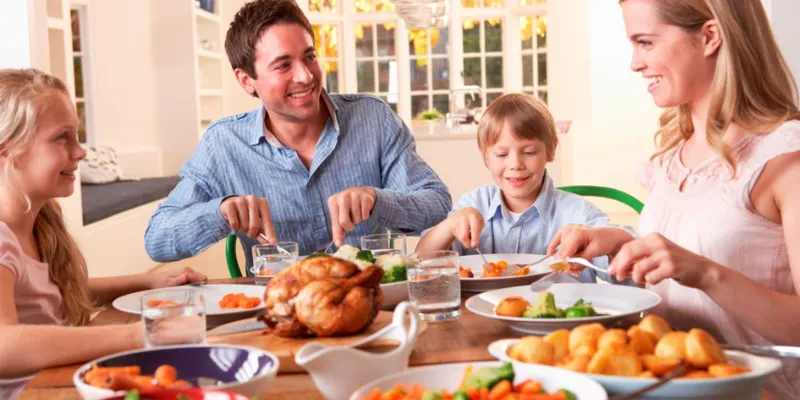 Nằm mơ thấy thưởng thức món ăn ngon