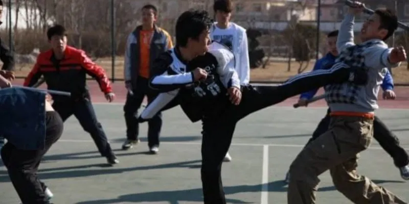 Mơ thấy mình đánh nhau với cấp trên 