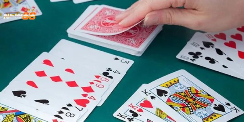 Quy tắc chơi cụ thể và thứ tự các bộ bài trong trò chơi